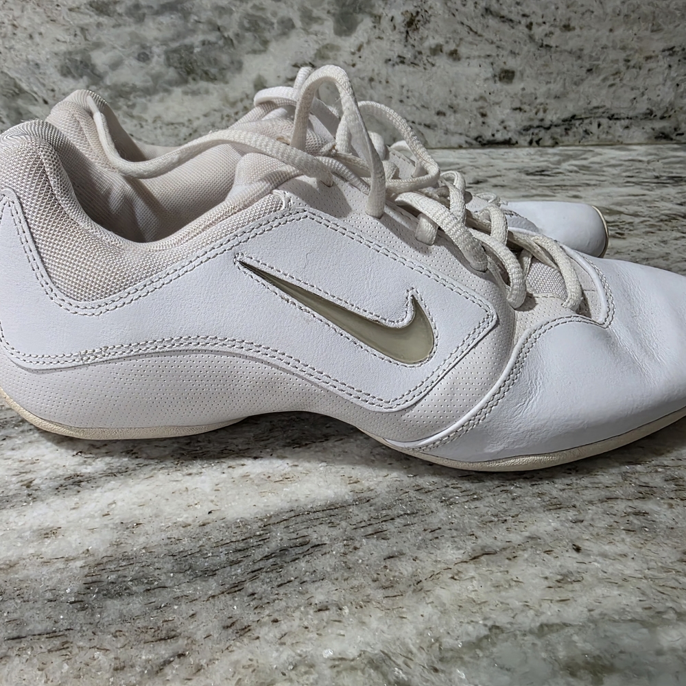 Nike Women's Cheerleading Athletic Shoes